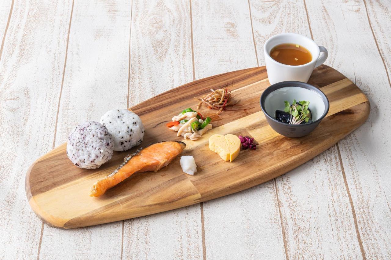 ホテル ジェムジェム 十三 (Adults Only) Osaka Bagian luar foto