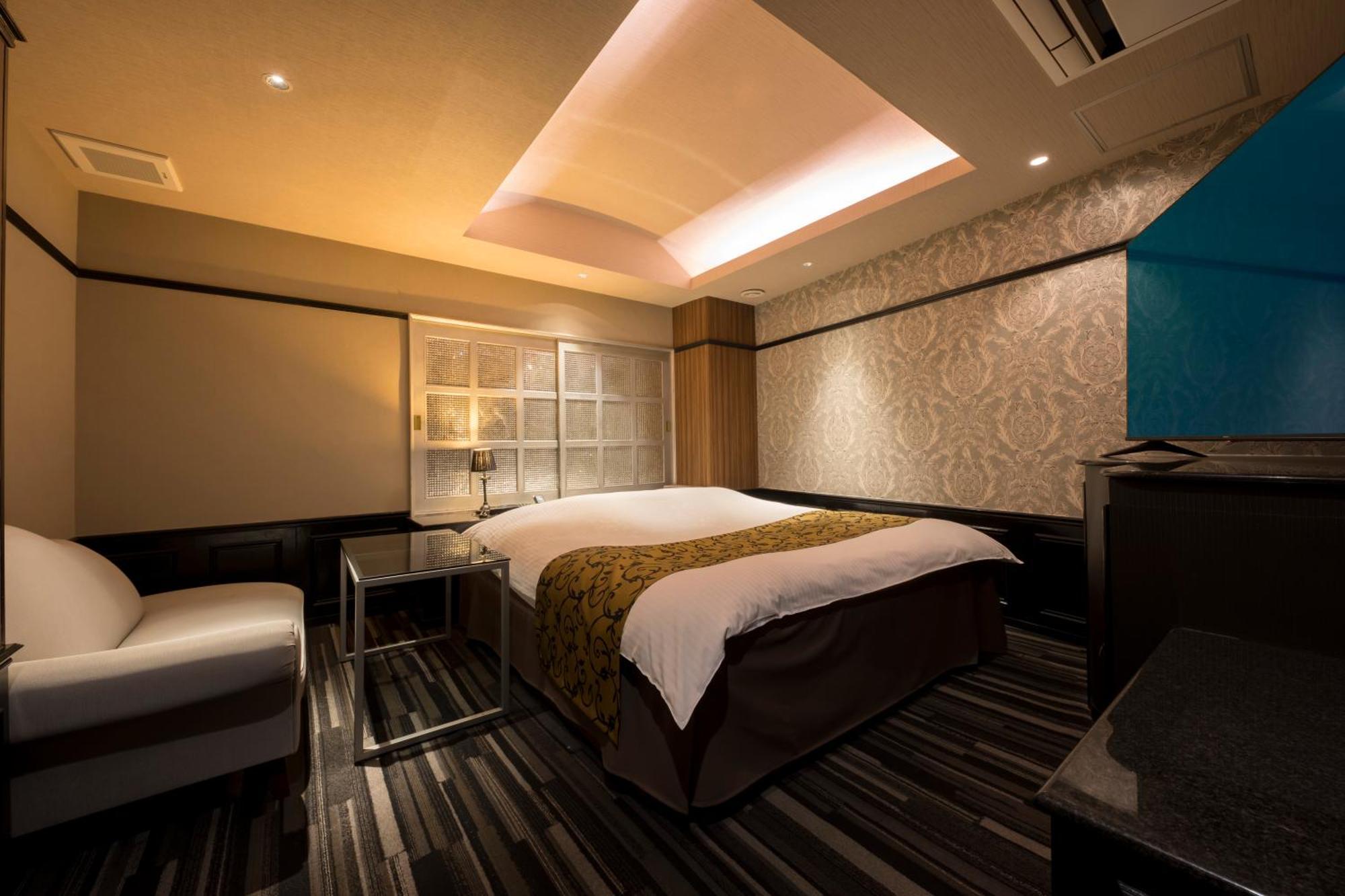 ホテル ジェムジェム 十三 (Adults Only) Osaka Bagian luar foto