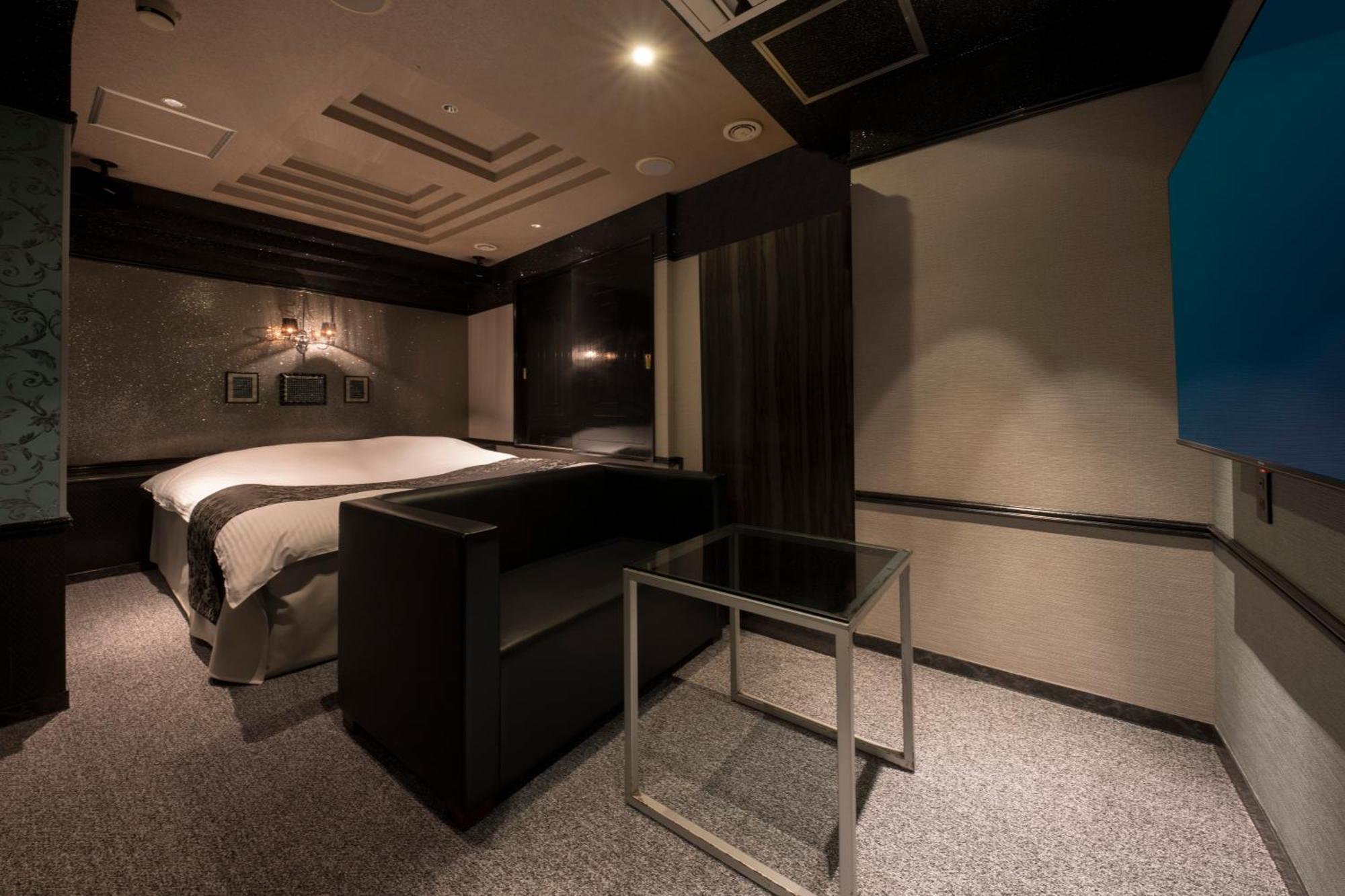 ホテル ジェムジェム 十三 (Adults Only) Osaka Bagian luar foto